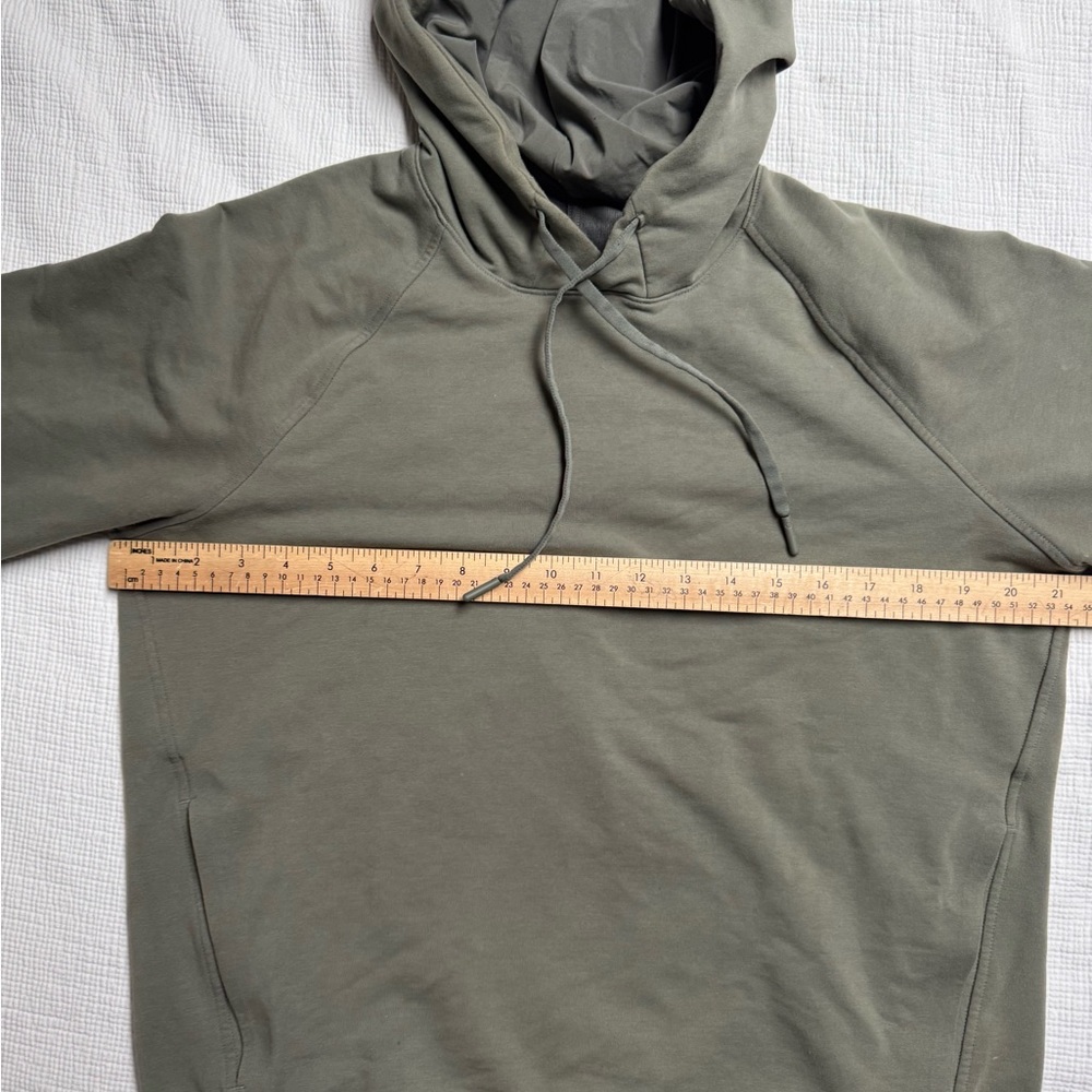 Lululemon tech hoodie - Picture 3 of 8